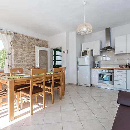 Sicici Iv Ferienhaus Puljane